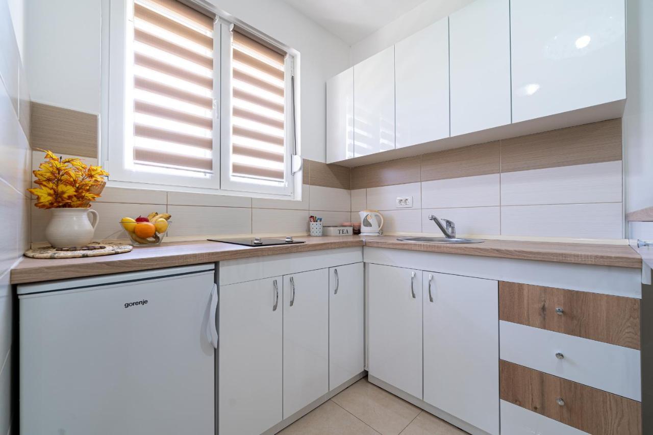 Apartments Gruda Цетине Екстериор снимка