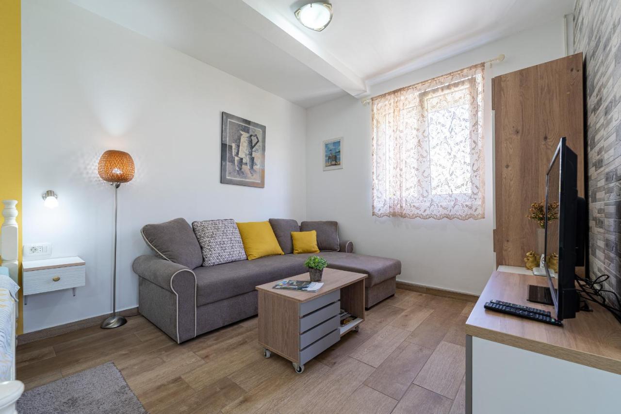 Apartments Gruda Цетине Екстериор снимка
