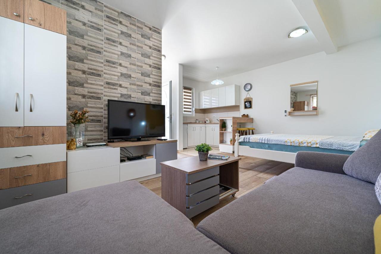 Apartments Gruda Цетине Екстериор снимка