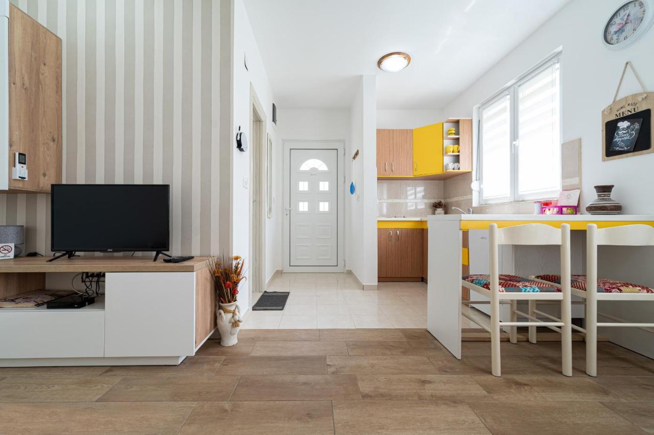 Apartments Gruda Цетине Екстериор снимка