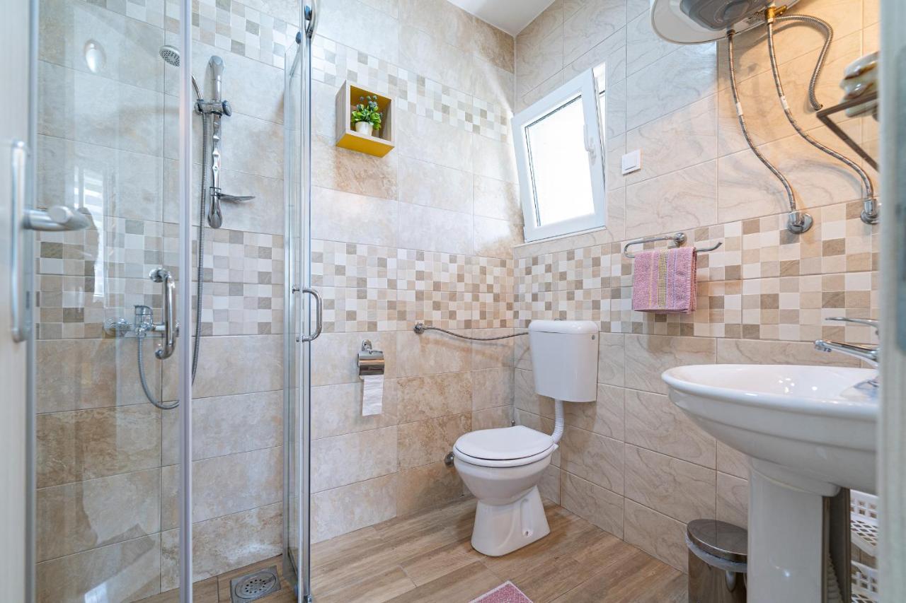 Apartments Gruda Цетине Екстериор снимка