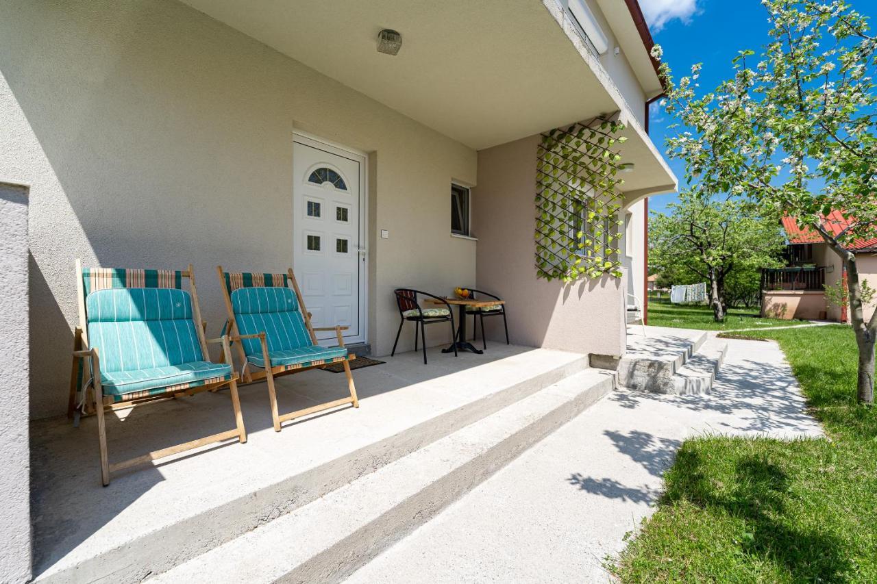 Apartments Gruda Цетине Екстериор снимка